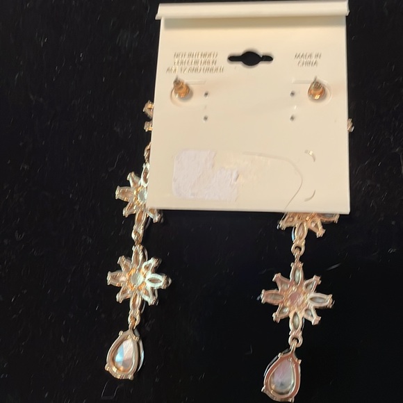 Versona cubic zirconia pierced Earrings NWT - Picture 4 of 6